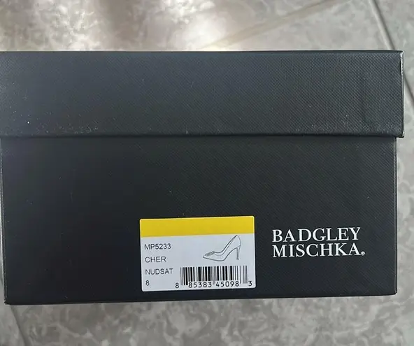 Badgley Mischka 110mm Crystal-Embellished Satin Buckle Pumps, Nude Size 8 NEW