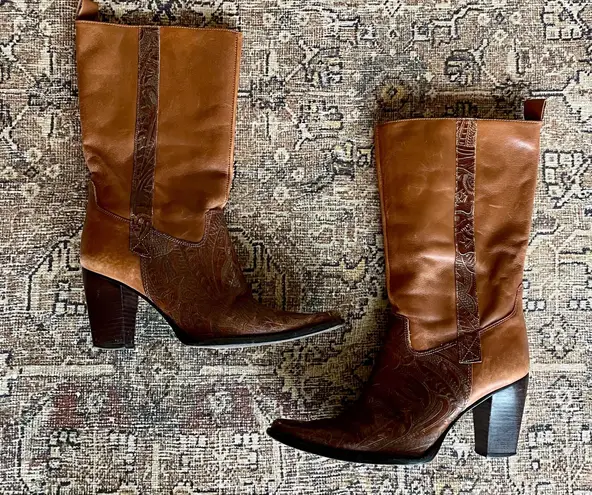 Vintage Tooled Leather Western Cowboy Stacked Heel Boots in Cognac Brown
