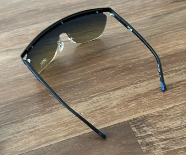 DKNY  DK538S SUNGLASSES