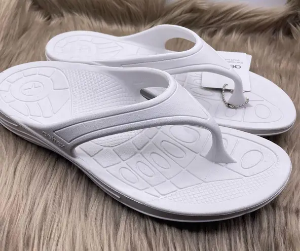 Aetrex lynco fiji orthotic comfy white flip flops women Size 11