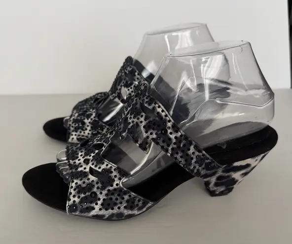 Joan Boyce Heels Women 8 W Black Gray Cheetah Leopard Rhinestone Velour Slide
