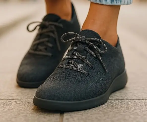 Allbirds Black Merino Wool Runner Mizzles Size 9 Grey on Black