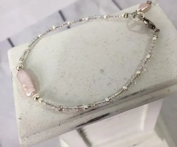 Faux freshwater pearl beaded bracelet Silver tone & opalescent seed bead jewelry