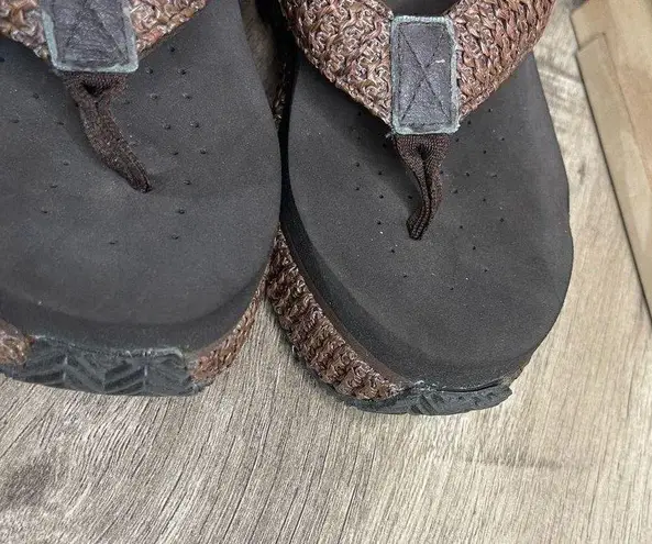 Volatile Brown Woven Platform Flip Flops Sandals Size 9