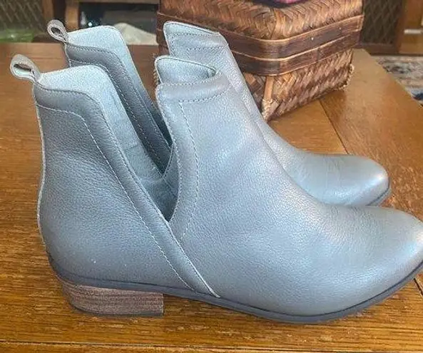 sbicca  Vintage Collection Boots Womens 7.5 Gray Leather Booties