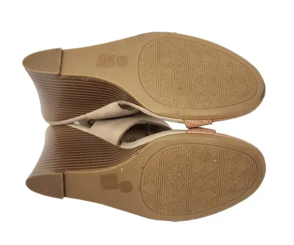 CL by Laundry Baja Nubuck Snake Slingback Peep Toe Wedge Sandal Size 7 / 37.5