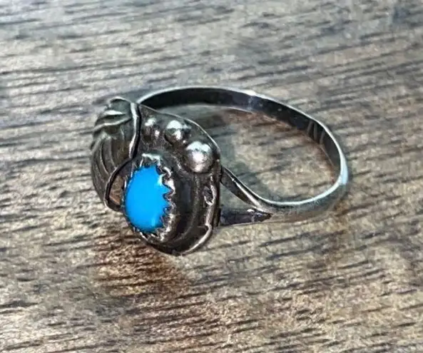 Hand Crafted Vintage native Indian turquoise stone sterling silver flower ring Signed size 4 1960’s