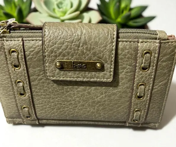 B.O.C. Olive Wristlet Wallet Double Zipper Pocket Vegan Leather New with Tags Green