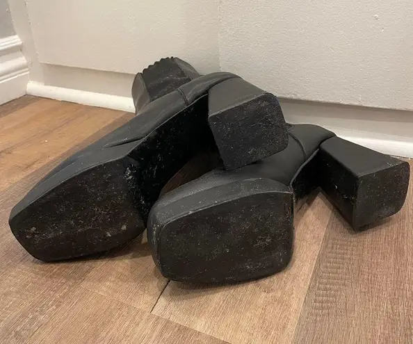 ♟️Chunky Black Platform Chelsea Booties♟️ Size 9.5