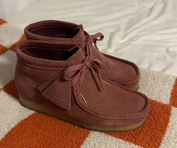 Clarks  Wallabee Boot - Rose Brown Suede - Image 2