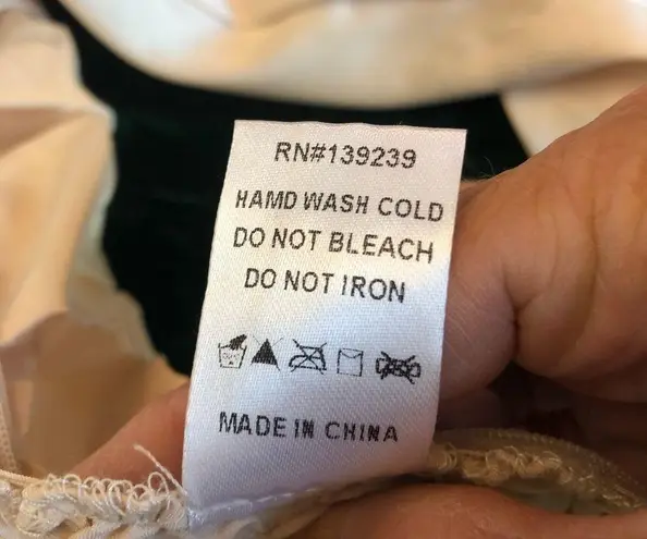 DO+BE Vintage Black Velvet Skirt Size 5/6