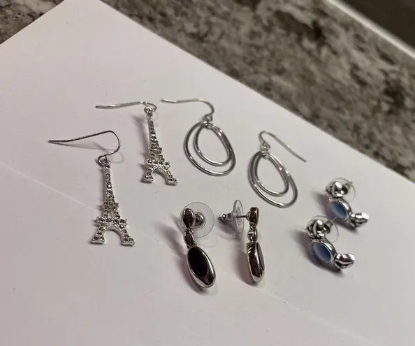 Lot Of 4 Costume Jewelry Pierced Earrings Mostly Dangle Mix