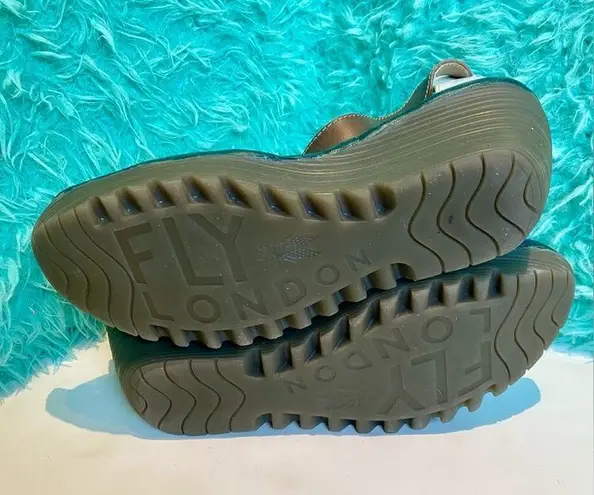 Fly London white leather wedge sandal 39/US8-8.5