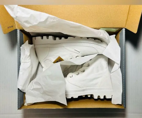 Palladium Boot Pampa Hi Women’s Size 6 Original Star White Chukka Medium New