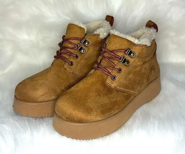 American Eagle  Seavees Baja Mulholland Platform Sherpa Lined Lace Up Boot