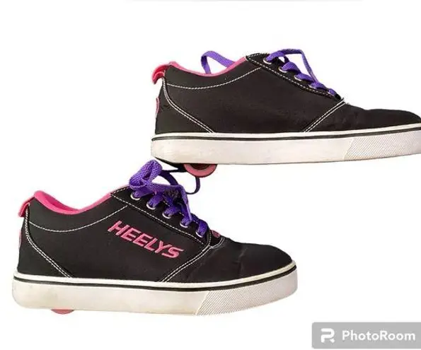 Heelys shoes size 7