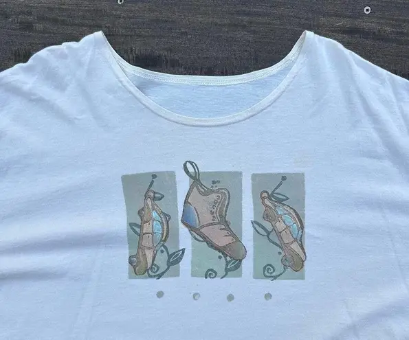 RARE Vintage Blue Fish Clothing Graphic Tee Oversized Cream Shoes T