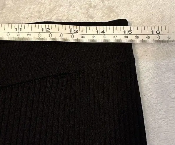 House of Harlow 1960 NWT’s ribbed knit pants. Size large