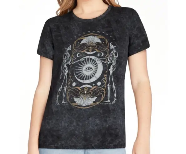 Wound Up NWT - Sun and Moon Skeltons T-shirt.
