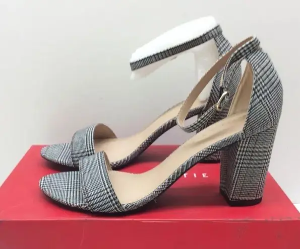 Kelly & Katie NWT  Hailee Houndstooth Heeled Sandal - Size 8.5, Never Worn