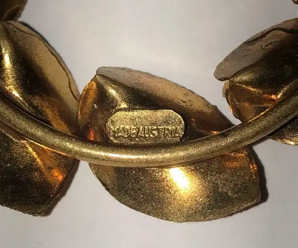 Austria Vintage Gold Tone Amber Color CZ Rhinestone Round Floral Brooch