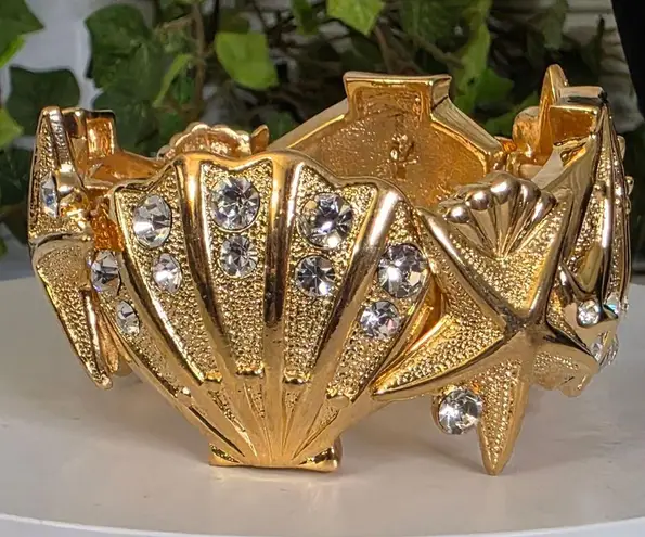 Vintage Chunky Gold Seashell Starfish Statement Bracelet