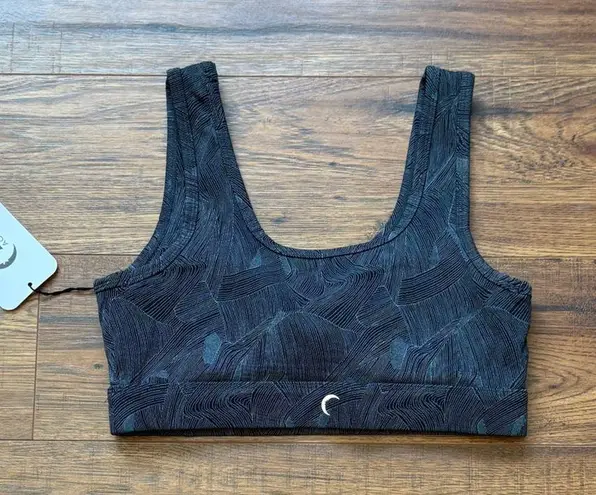 Zyia Women’s Navy Dream Alight Shoulder Sports Bra Size Medium NWT