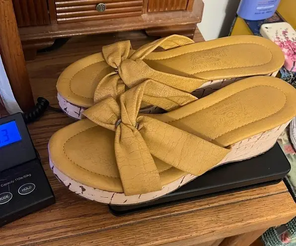 Vintage Island Slipper Wedge Sandals Shoes Made in Hawaii No Size but Approx 8