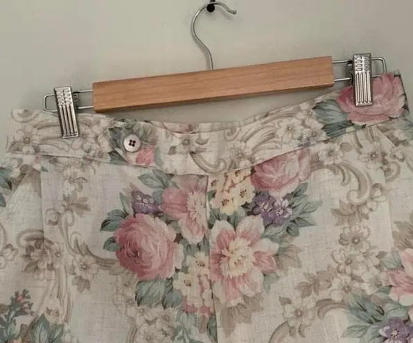 Vintage 90s High Rise Floral Print Pleated Coastal Cottage Core Mom Shorts Size L