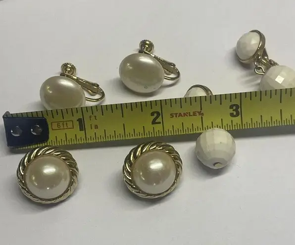 Monet Lot Of 3 Gold Tone Clip On Clip-on Signed Marvella Richelieu