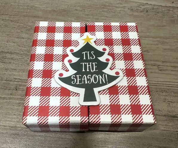 EUC Beaded Bracelet Set Black & Tan with Gift Box