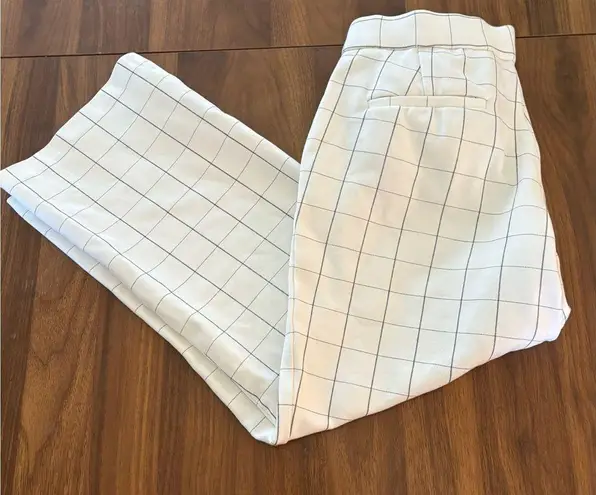 Amanda & Chelsea White Ankle Cropped Pants