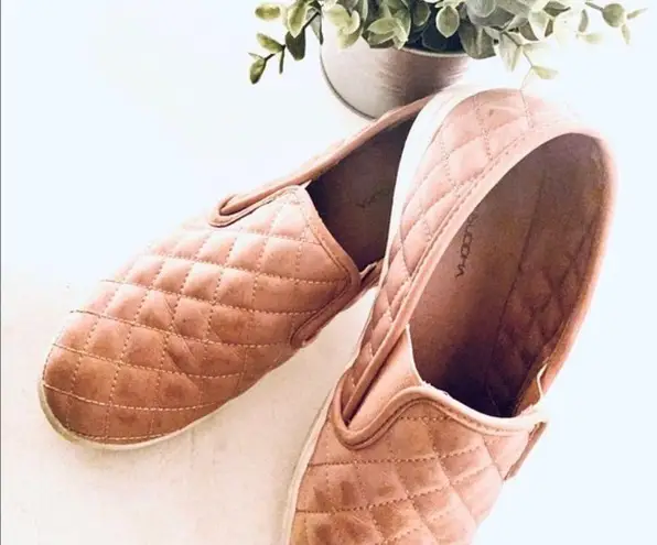 Big Buddha Pink Slip on Shoes size 9 woman