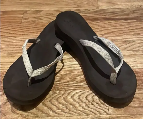 REEF Brown and Cream Sandals with Textured Sole