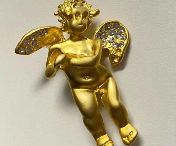 None Angel Cherub with Rhinestone on Wings Brooch Pin Gold Tone Vintage