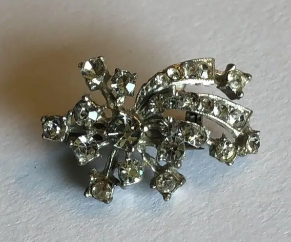 Vintage Silver Tone Shooting Star CZ Rhinestone Brooch Shoulder Pin