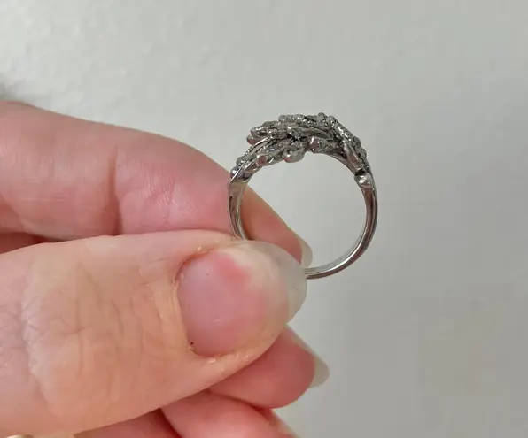 Boutique Dark Silver Floral Marcasite Ring “Ligeia” Leaves Flower Black Gray Metallic Jewelry