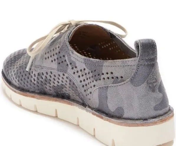 TRASK Lena metallic camouflage perforated boat athletic shoes 7M sneakers Size 7