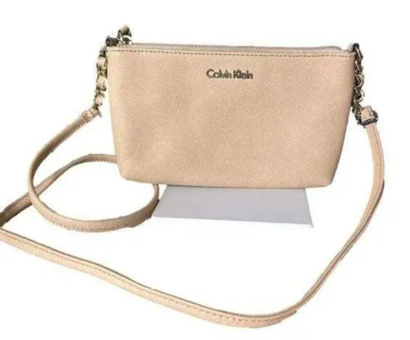 Calvin Klein  Chain Crossbody