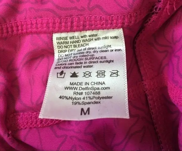 Delfin Women’s Spa Mineral Infused Exercise capris pink & black size Medium
