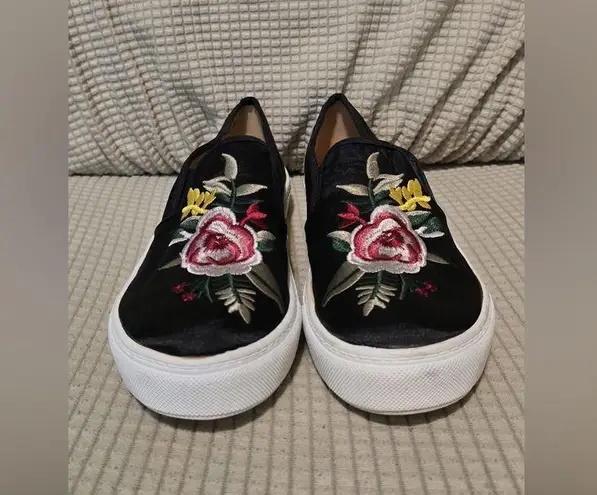 Dirty Laundry Black and Red Sneakers Casual Canvas