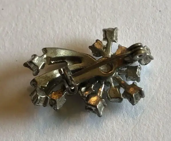 Vintage Silver Tone Shooting Star CZ Rhinestone Brooch Shoulder Pin