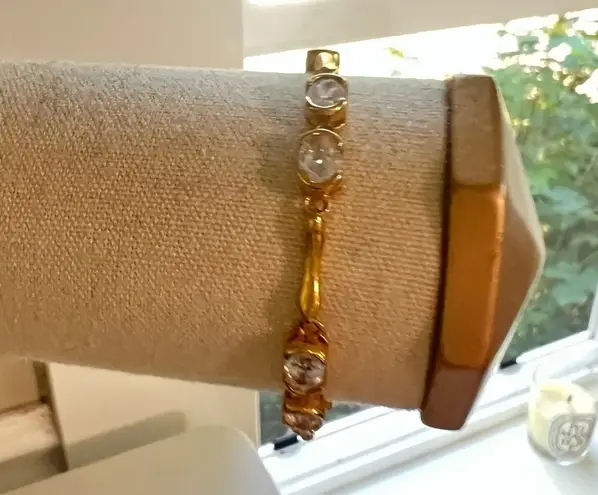 Lia Sophia Gold Tone Bracelet 10 Cubic Zirconia Stones Very Sparkly!