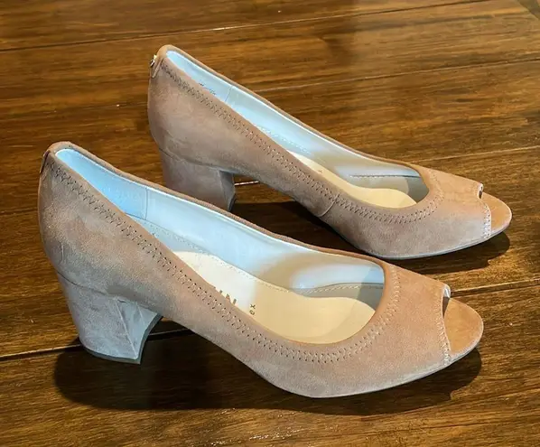 Anne Klein  Meredith Heels