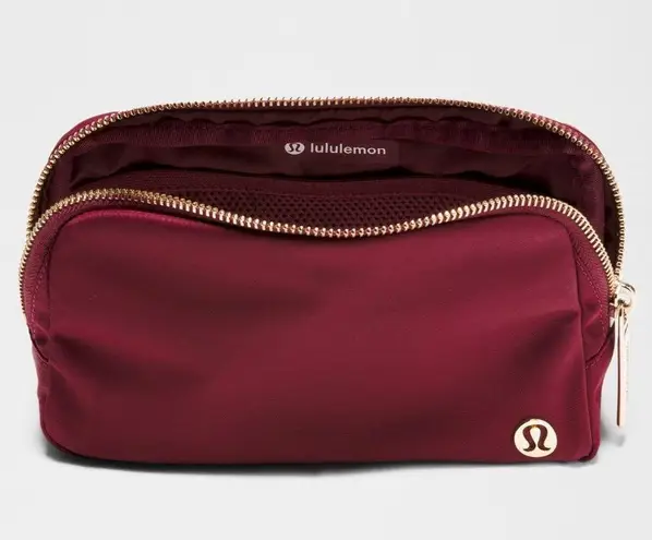 Lululemon  Everywhere Belt Bag Wordmark Crossbody Bag in Deep Luxe & Gold NWT - Image 3