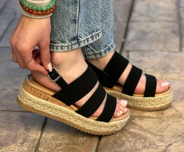 Soda Espadrille black platform sandal