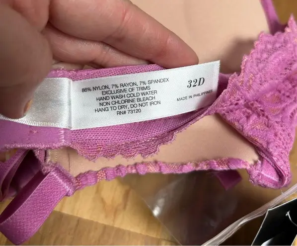 Frederick's of Hollywood NWT  Jessica Pink Lace Push-up Bra Size 32D