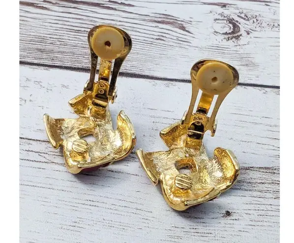 Vintage Clip On Earrings