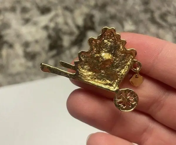 Gold Tone Heart Cart Rickshaw Pin Marked Avon Valentine’s Day
