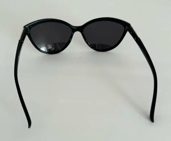Black Plastic Cat Eye Polarized Sunglasses